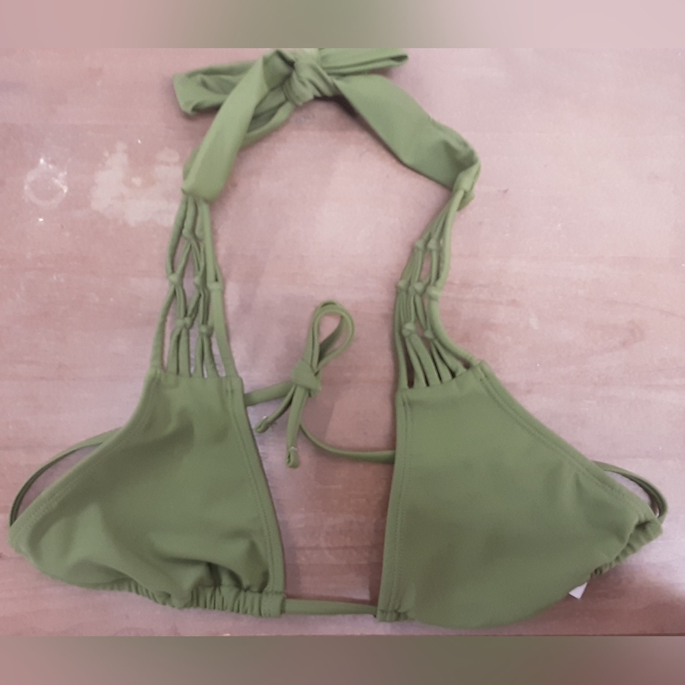 No Boundaries Olive Green Bikini Top. Size S (3-5)
